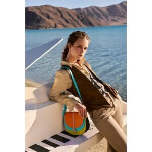 Krepšys, „Lawson Roundup“, Oda, Daugiaspalvė