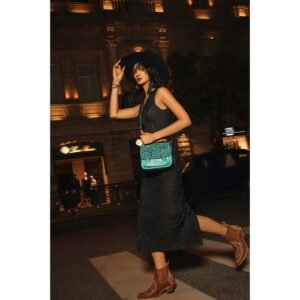 Rankinukas, „Silver Unicorn“, 21 x 18 cm, Oda, Turkio